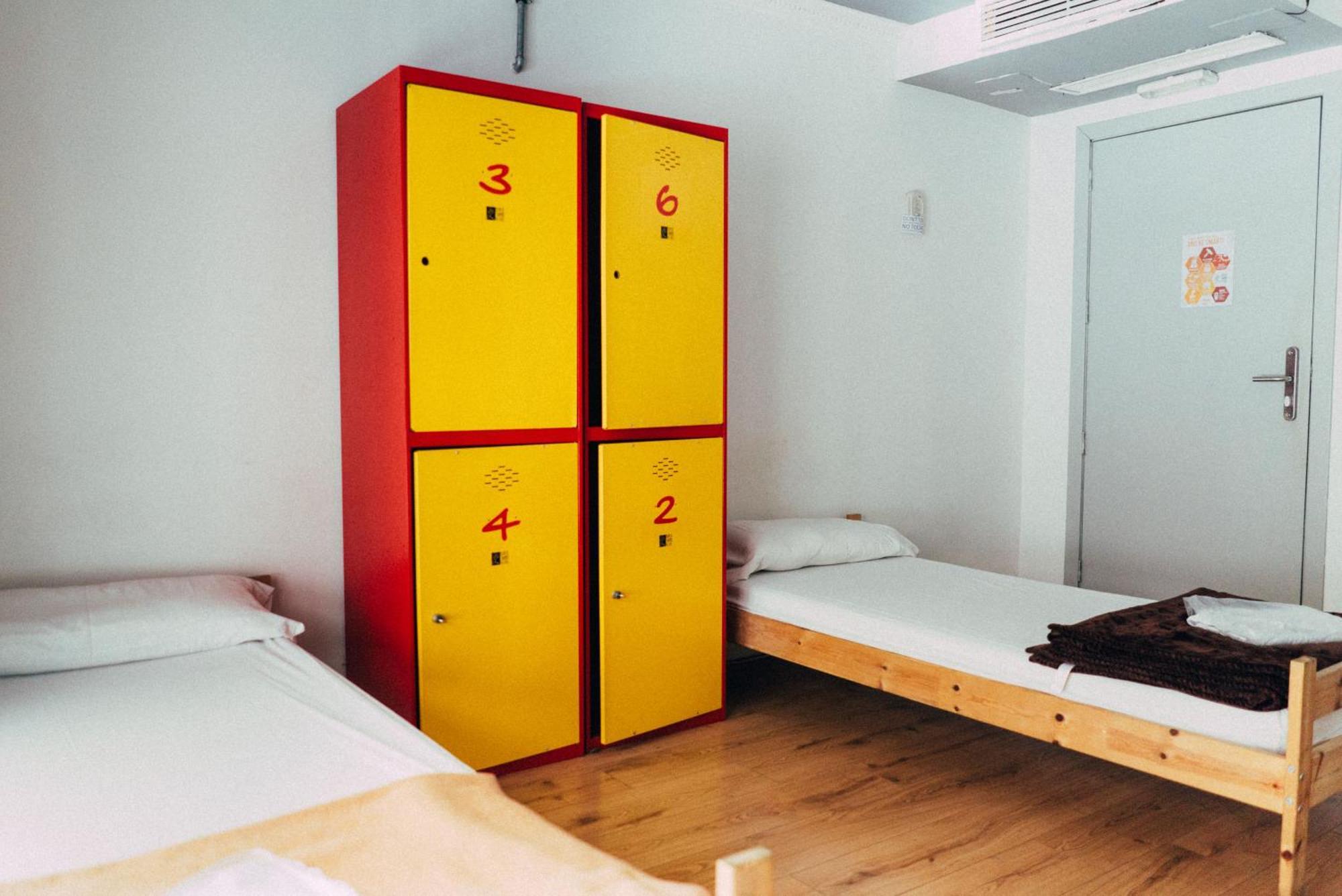 Black Swan Hostel Barcelona Luaran gambar