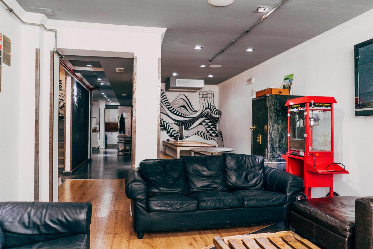 Black Swan Hostel Barcelona Luaran gambar